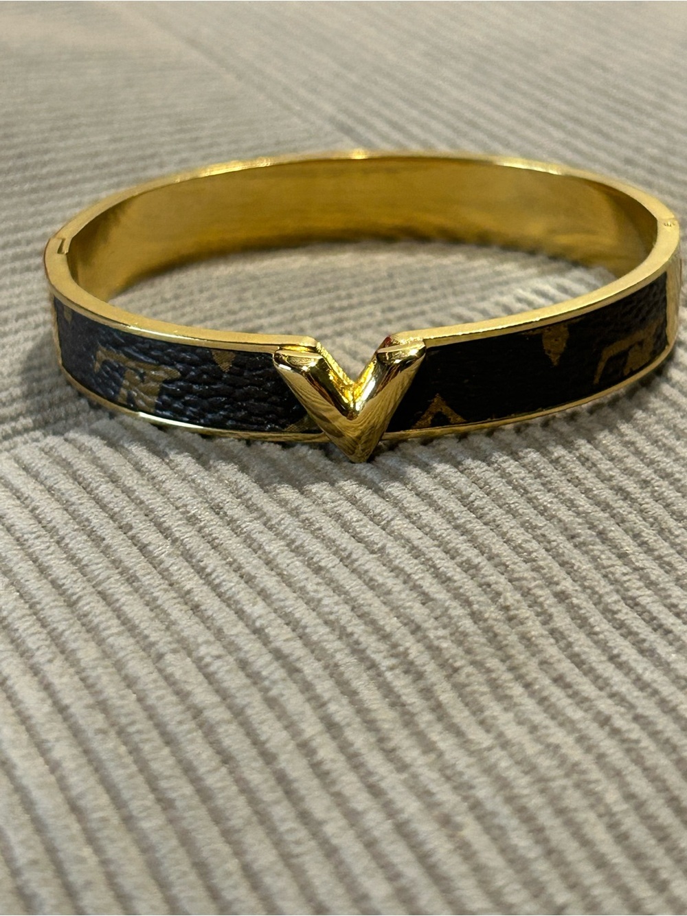 Gold and Black V-Shaped Bangle Bracelet